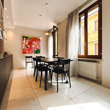 The Bright Nest Apartments Верона Екстериор снимка